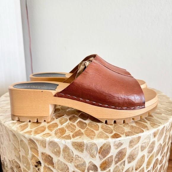Swedish Hasbeens Brown Leather Women's Clogs  Sandals size 40 - Picture 1 of 9